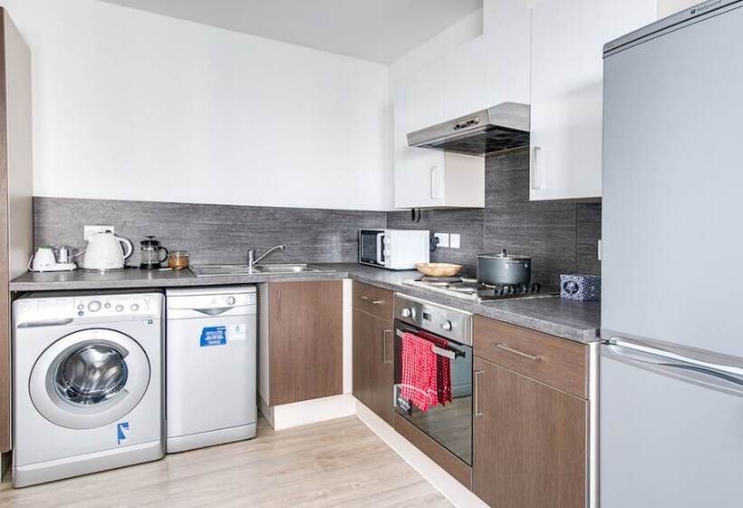 Comfortable Rooms & Apartments   Bangor