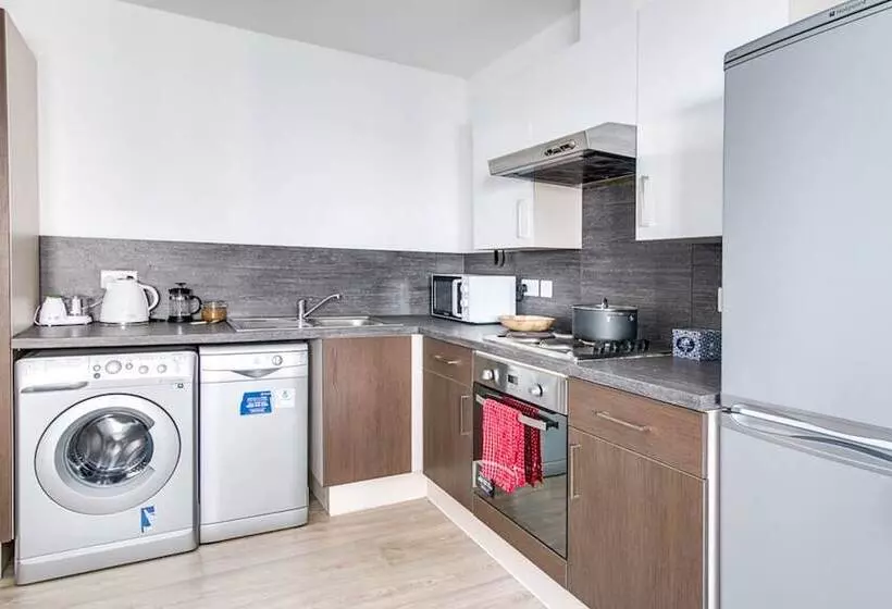 Comfortable Rooms & Apartments   Bangor