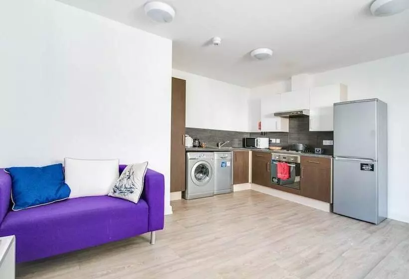 Comfortable Rooms & Apartments   Bangor