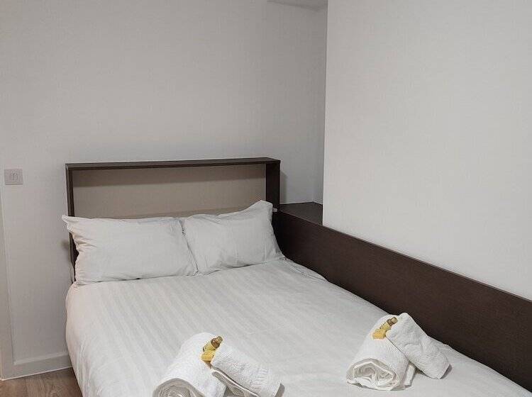 Comfortable Rooms & Apartments   Bangor