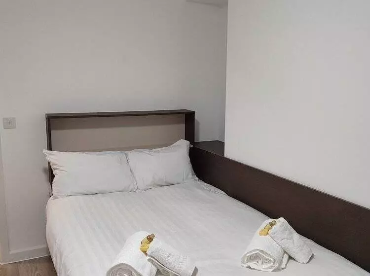 Comfortable Rooms & Apartments   Bangor