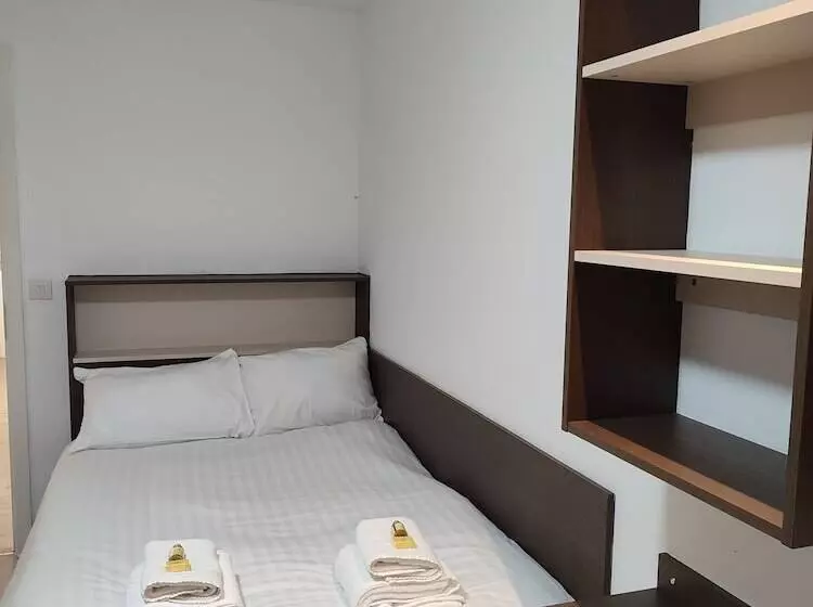 Comfortable Rooms & Apartments   Bangor