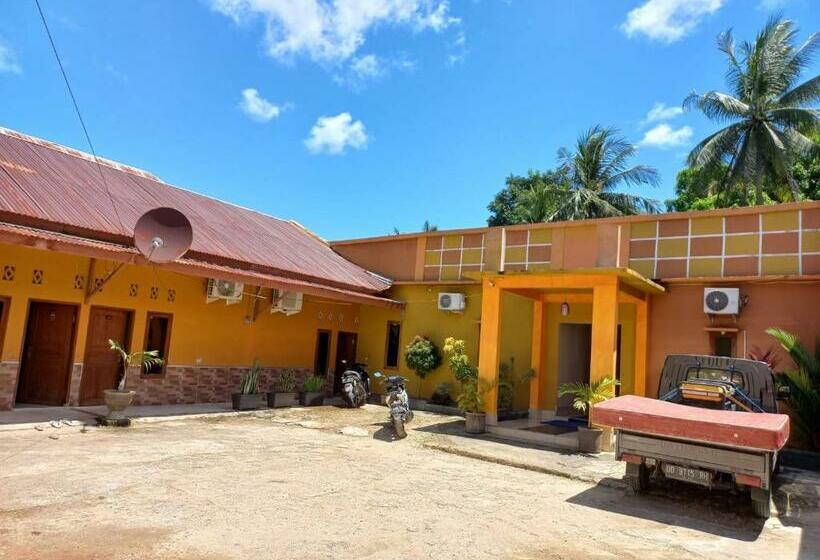 ホテル Penginapan Zakura