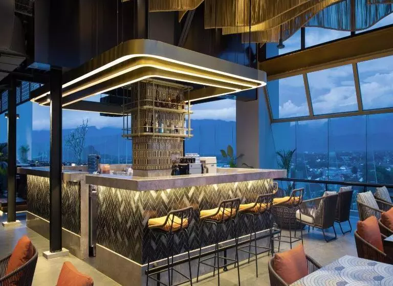 Hotelli Santika Premiere Padang