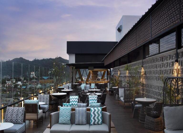 בית מלון כפרי Santika Premiere Padang