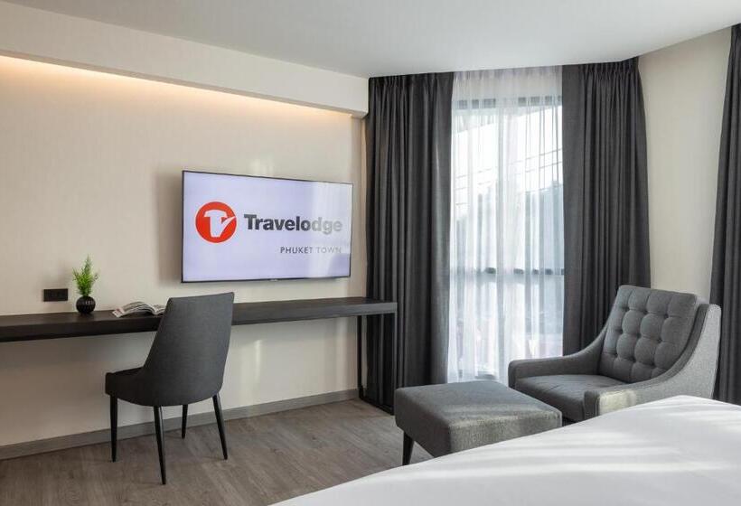 호텔 Travelodge Phuket Town