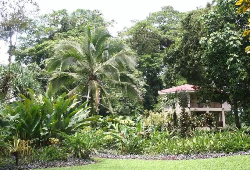 בית מלון כפרי Heliconia Island