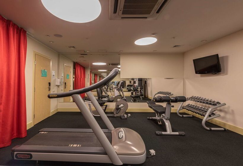 ホテル Park Inn By Radisson Kazan