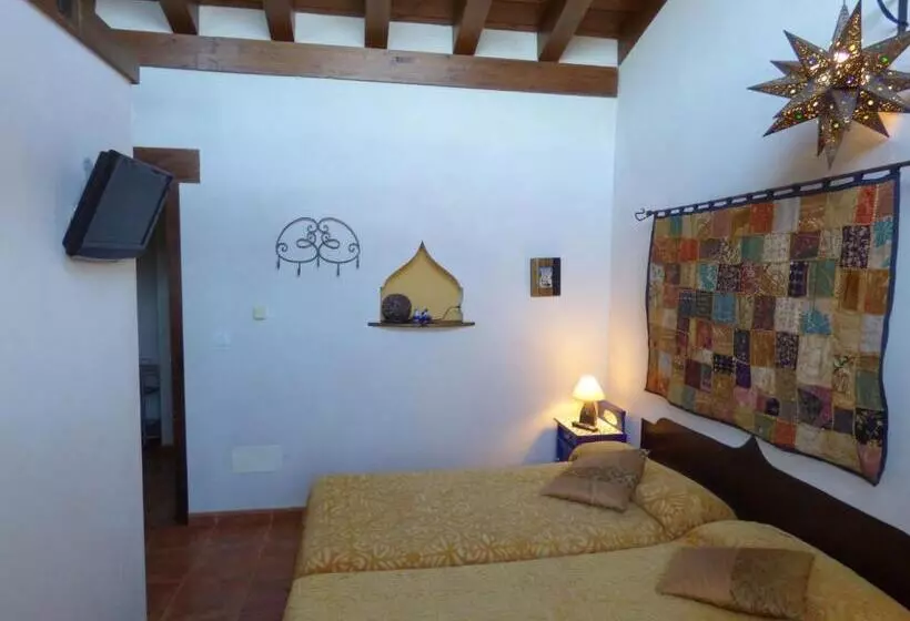 교외 호텔 Albergue Bioclimático Sabinares Del Arlanza