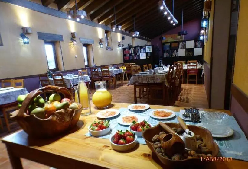 교외 호텔 Albergue Bioclimático Sabinares Del Arlanza