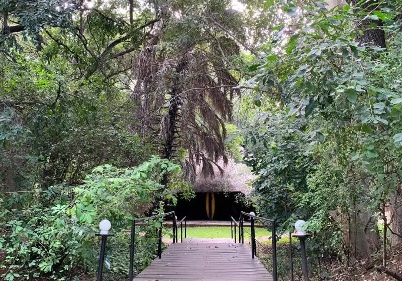 هتل The Victoria Falls Waterfront