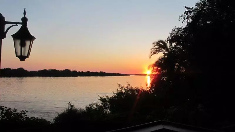 هتل The Victoria Falls Waterfront