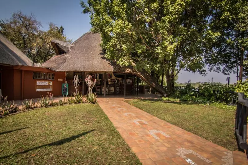 هتل The Victoria Falls Waterfront