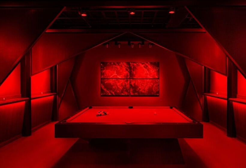 هتل The Reykjavik Edition