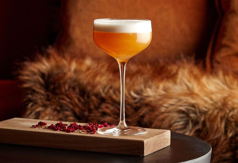 هتل The Reykjavik Edition