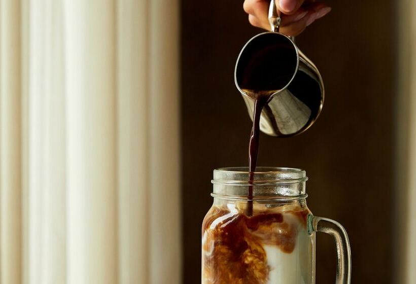 هتل The Reykjavik Edition