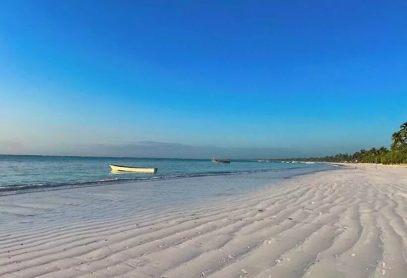 Hotelli Ahg Sun Bay Mlilile Beach