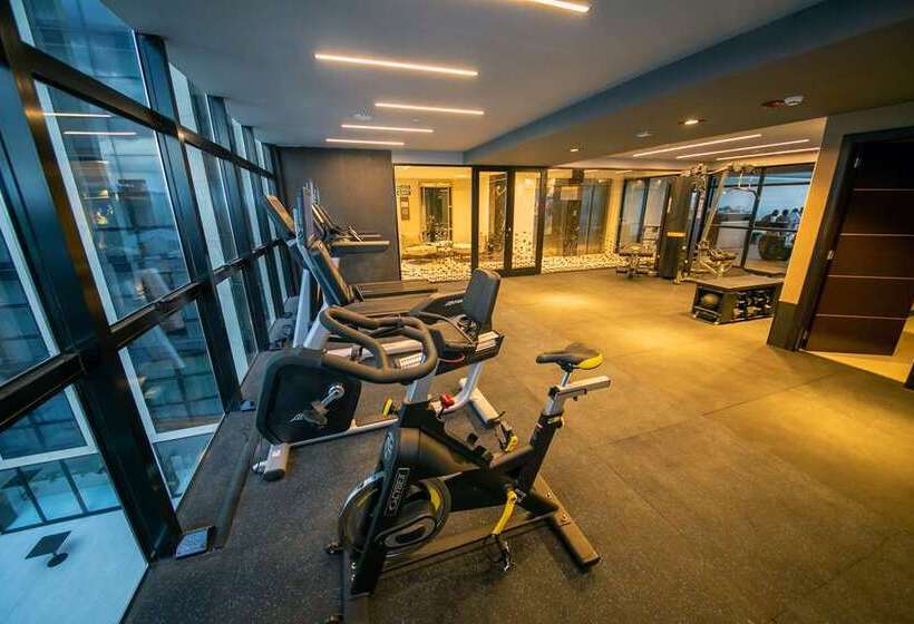 فندق Hilton Garden Inn Santiago Del Estero