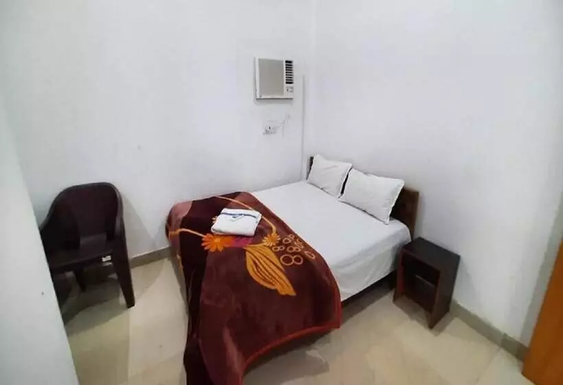 Staymaker Hotel Raj Ganga