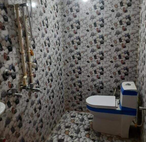 Staymaker Hotel Raj Ganga