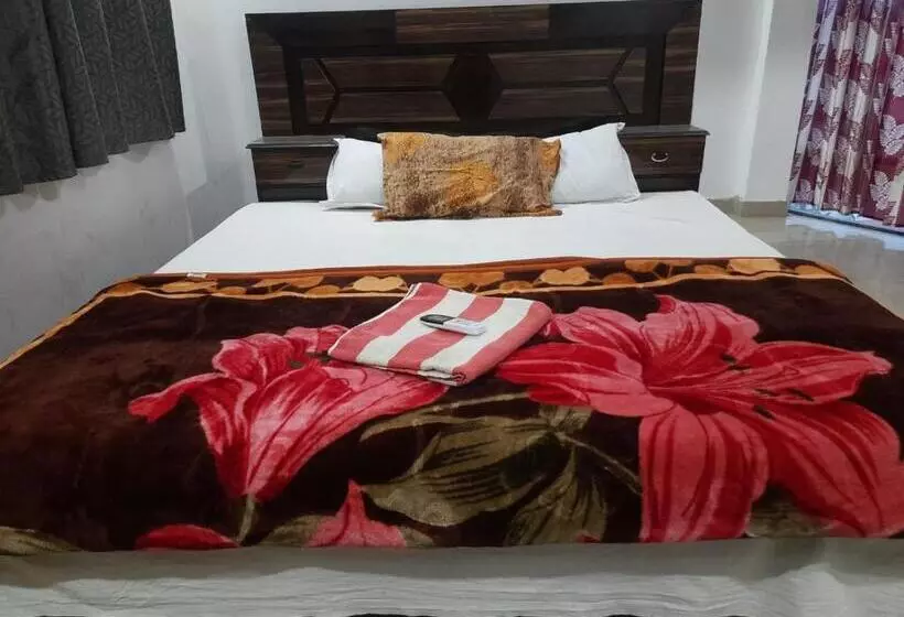 Staymaker Hotel Raj Ganga