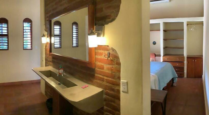 هاستل Casa Riverstone