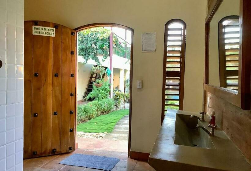 هاستل Casa Riverstone