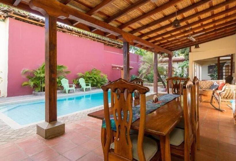 هاستل Casa Riverstone