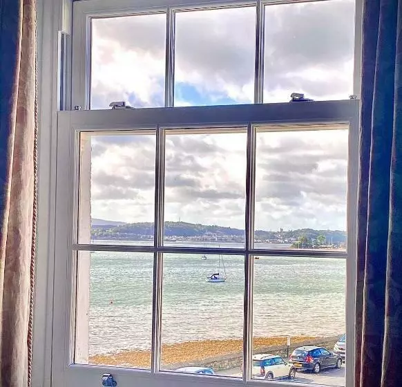 Aamiaismajoitus (B&B) Awel Y Mor