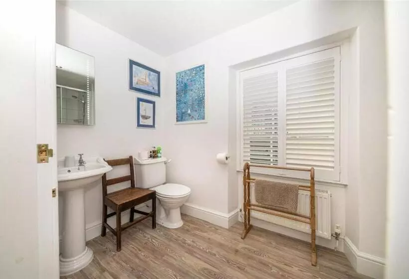 Aamiaismajoitus (B&B) Awel Y Mor