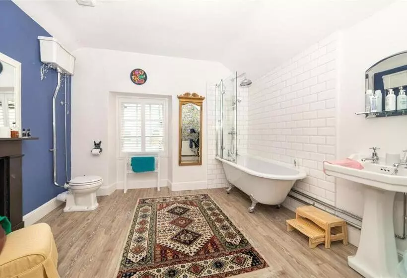 Aamiaismajoitus (B&B) Awel Y Mor