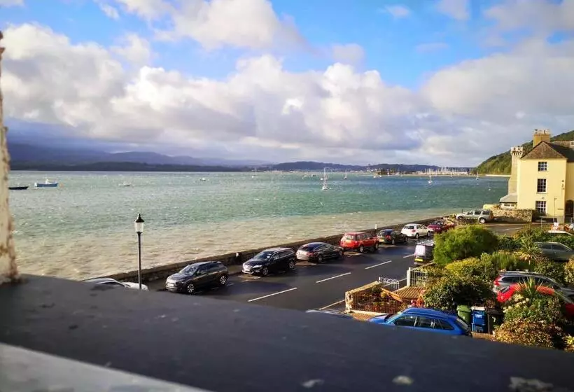 Aamiaismajoitus (B&B) Awel Y Mor