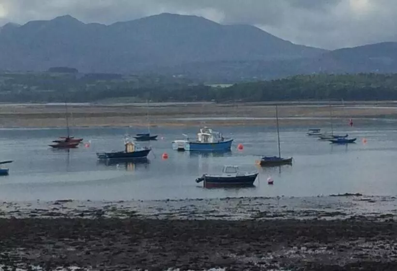 Aamiaismajoitus (B&B) Awel Y Mor