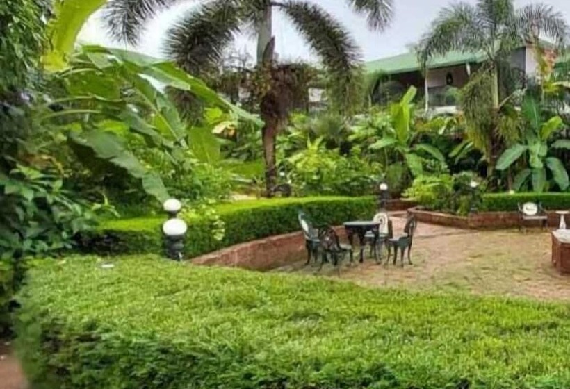 ホテル Chira Meadows Ecoresort, Dapoli