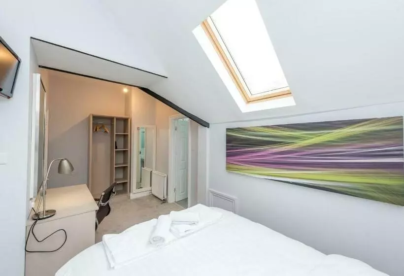 Hotel Uno  Heathrow Windsor