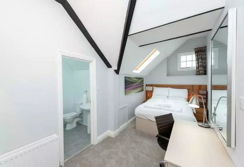 Hotel Uno  Heathrow Windsor