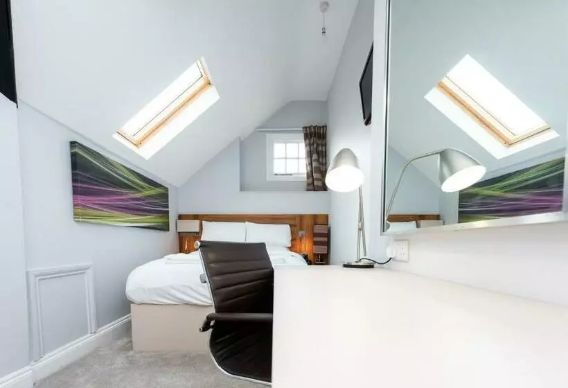 Hotel Uno  Heathrow Windsor