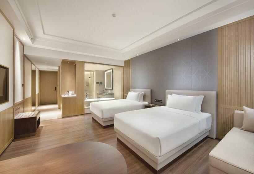 Отель Ramada Plaza By Wyndham Dongguan Songshan Lake