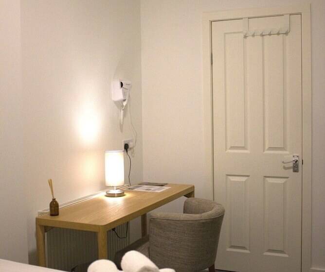 The Wellington Hotel Birmingham   Breakfast Included, Near O2 Academy & City Centre