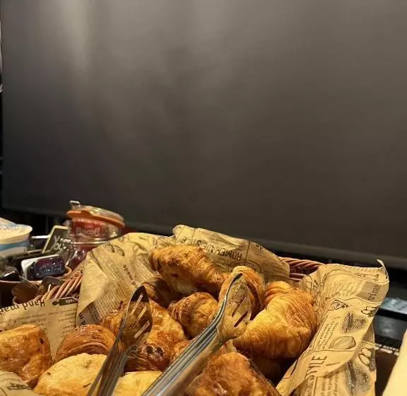 The Wellington Hotel Birmingham   Breakfast Included, Near O2 Academy & City Centre