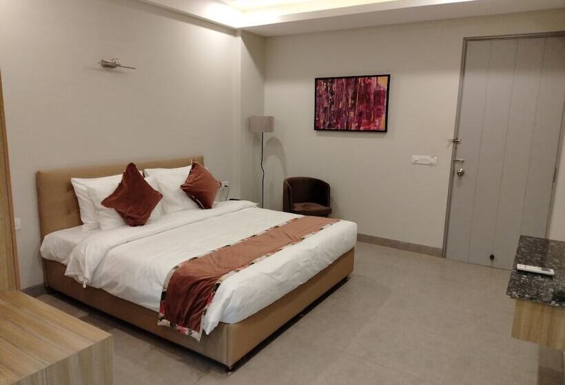 Rosastays Gurugram Sec 31