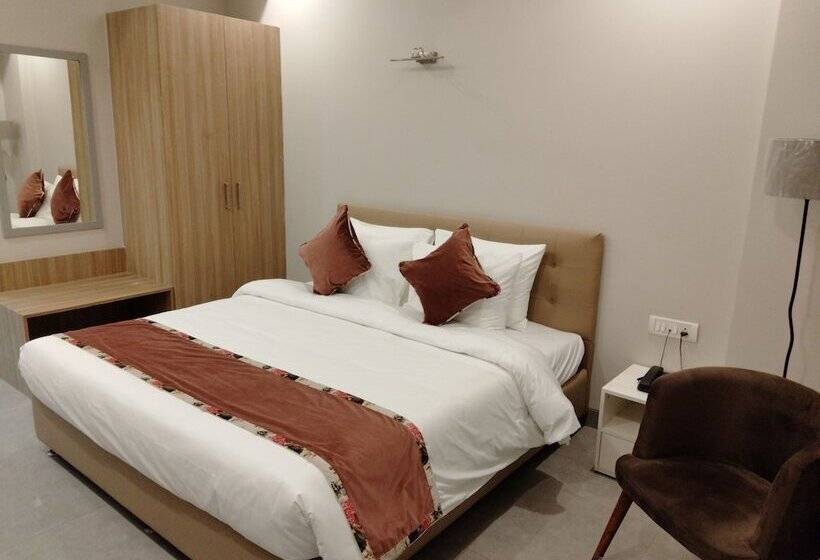 Rosastays Gurugram Sec 31