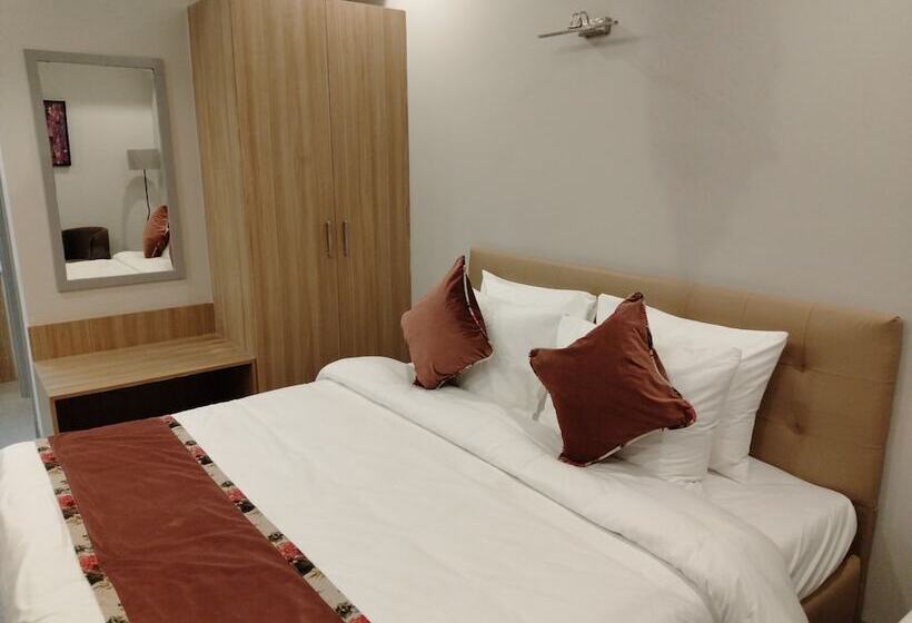 Rosastays Gurugram Sec 31