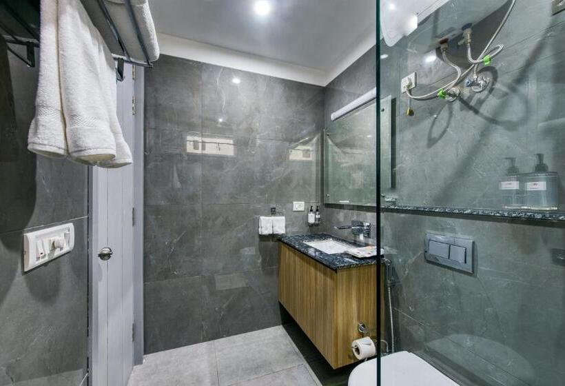 Rosastays Gurugram Sec 31