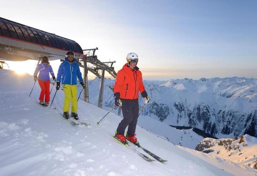 Rosanna By Alpeffect Hotels