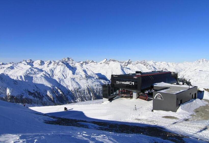 Rosanna By Alpeffect Hotels