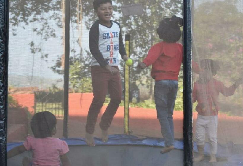 호스텔 Pinacle Inn