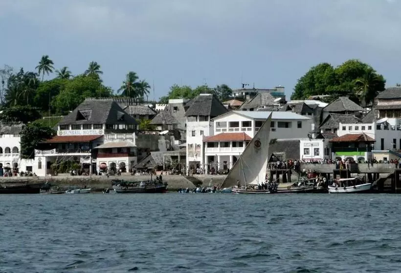 هتل Lamu Palace