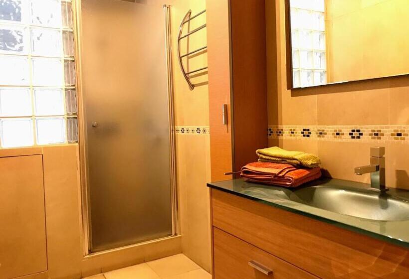 هتل Triana Luxury Home