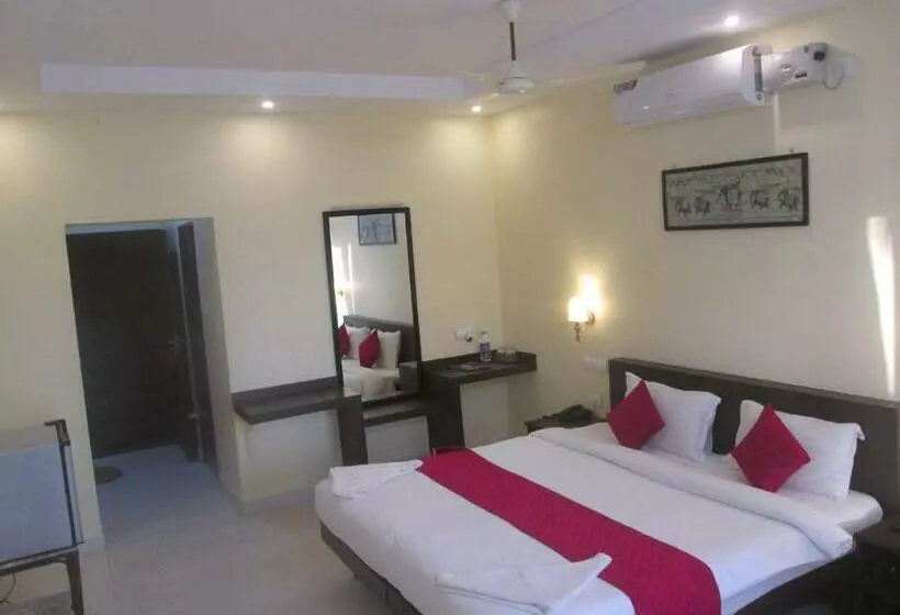 Lagoona Beach Resort, Kovalam